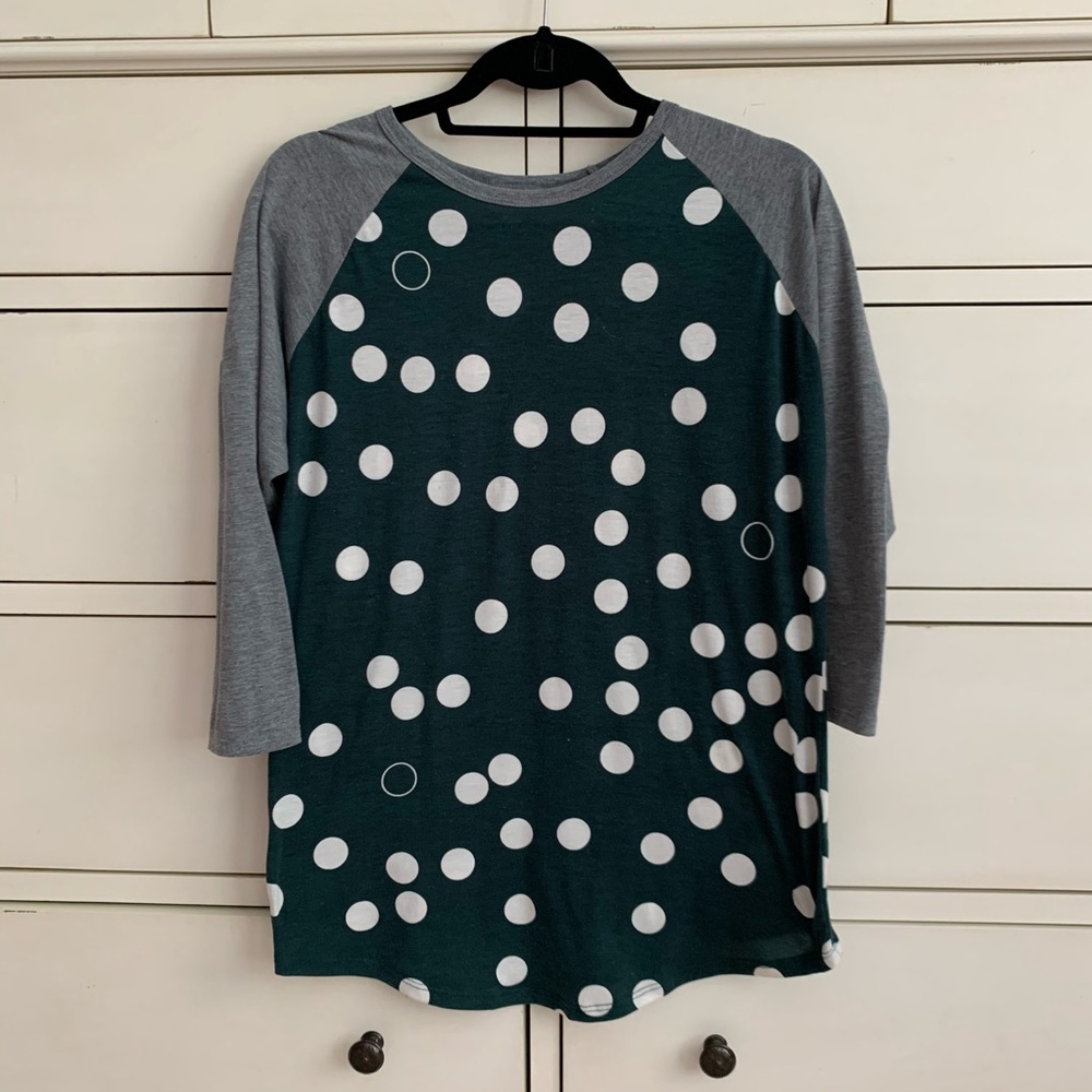LuLaRoe Randy raglan T-shirt